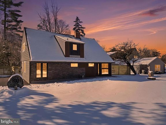 2nd image of 8004 Gladstone Rd