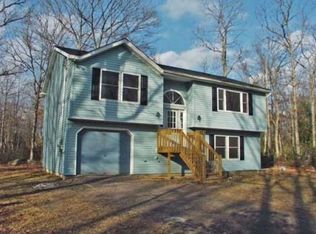 107 Michele Ct, Dingmans Ferry, PA