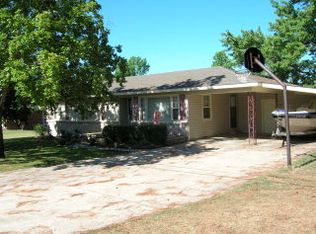 101 Camellia Dr, Florence, AL 35633