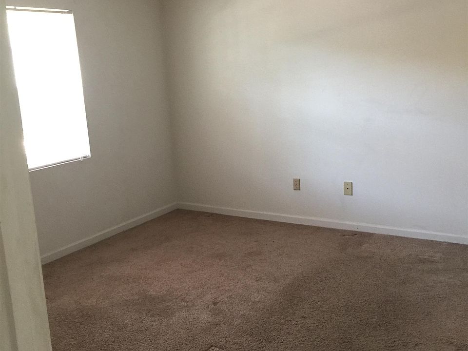 2nd image of 112D Windtree Ct