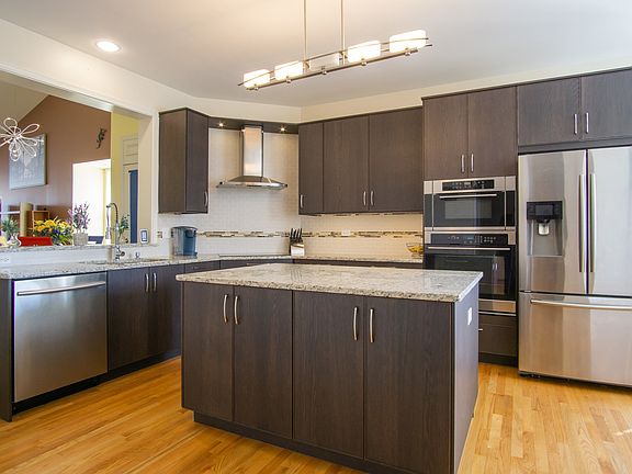 Newly remodeled with granite, new cabinets and professional Stainless Steel Appliances