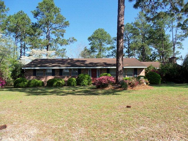1st image of 210 Lakeshore Dr