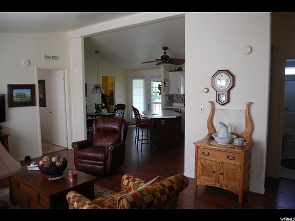 2nd image of 235 Woodlawn St