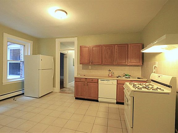 2nd image of 115 Harvard St APT 1