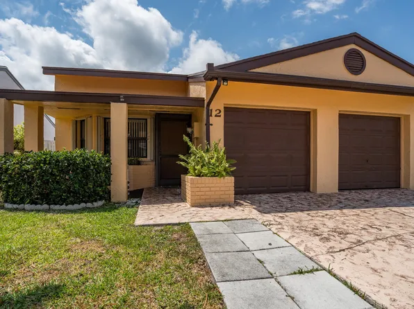12 Thurlow Drive, Boynton Beach, FL 33426