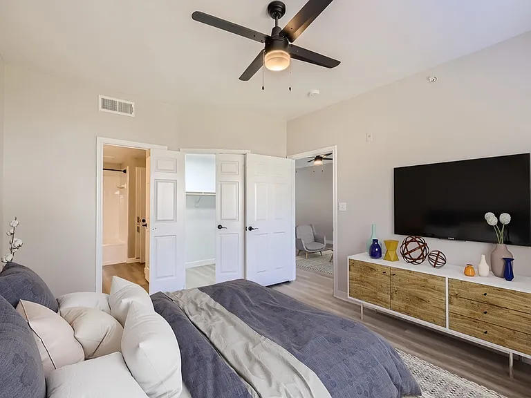 Rise Creekside — Photo 16
