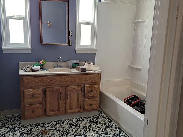 2348 Vine Ave — Photo 12