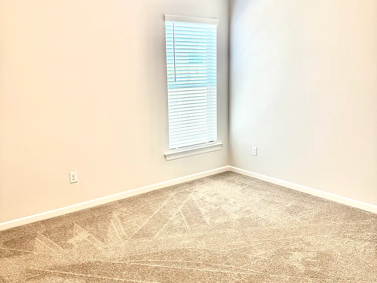 190 Berkshire Pl — Photo 12