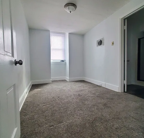 303 Chestnut St #4 — Photo 4