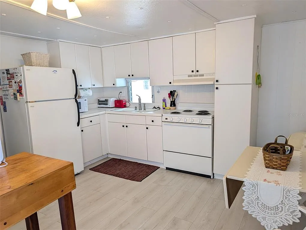 2 bed, 1.5 bath, 450 sqft, $2,200 — Photo 4