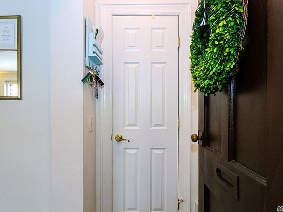 5th image of 223 7th St APT 1L
