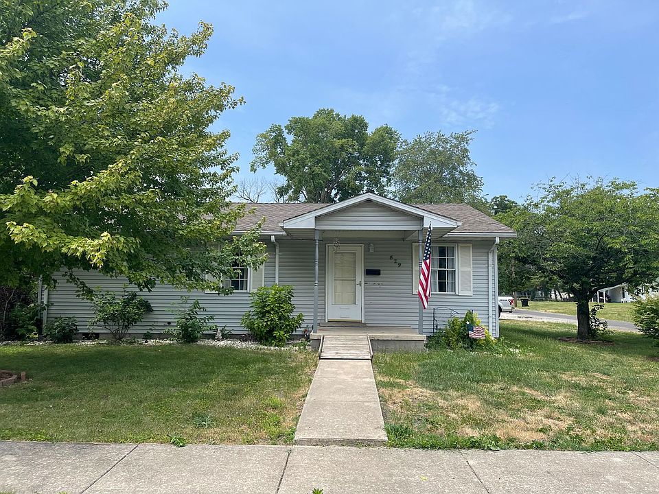 1st image of 829 Cox St