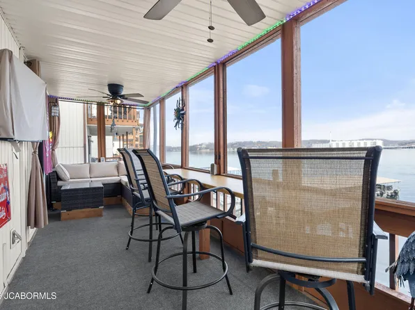 160 Tara Rd #902, Lake Ozark, MO 65049
