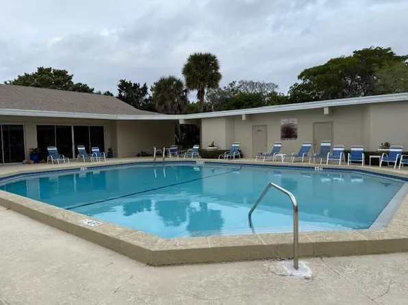 315 Circle Drive #202, Boynton Beach, FL 33435