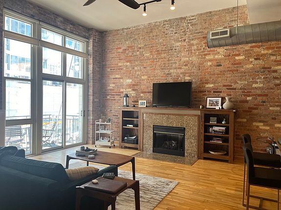4th image of 1631 S Michigan Ave APT 203