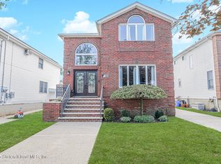 26 Rochelle Pl, Staten Island, NY 10312