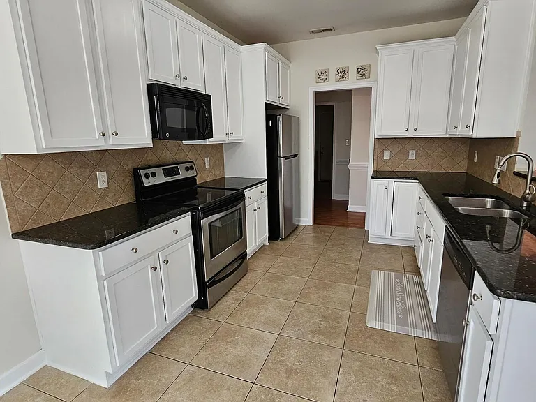 202 Winson Green Ln — Photo 5