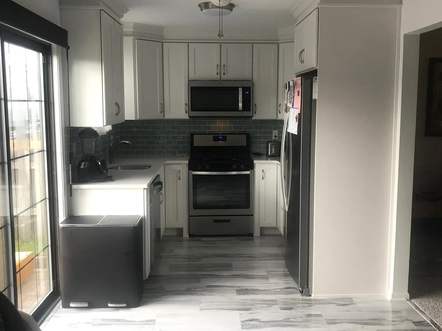 3 bed, 2.5 bath, 1809 sqft, $3,200 — Photo 1
