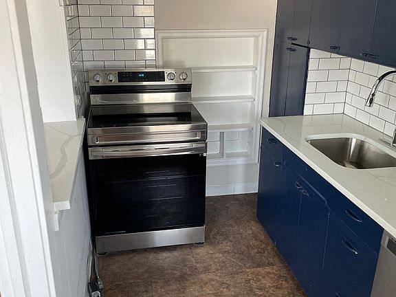 4th image of 720 W 38th St #3B