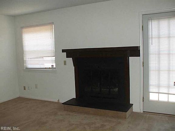 5th image of 715 Lord Byron Dr