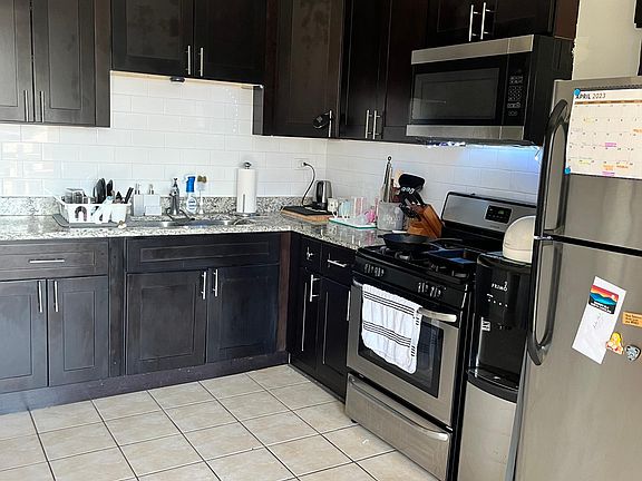 2nd image of 5701 W Montrose Ave #2W