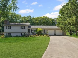 1109 Clapper Ct, Mahomet, IL 61853