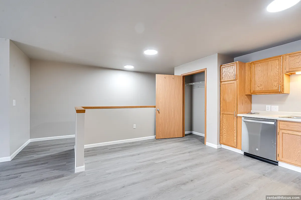 Building Photo - 119 Knaup Dr