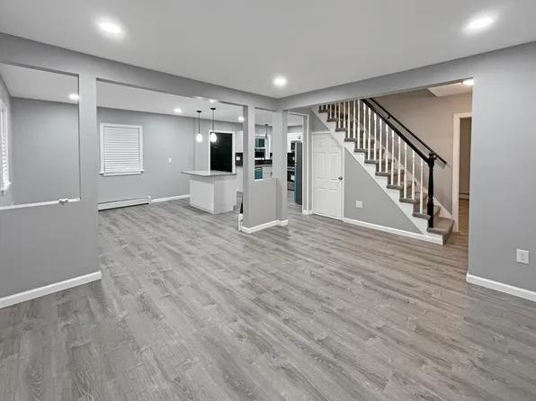 1342 Worcester St, Springfield, MA 01151