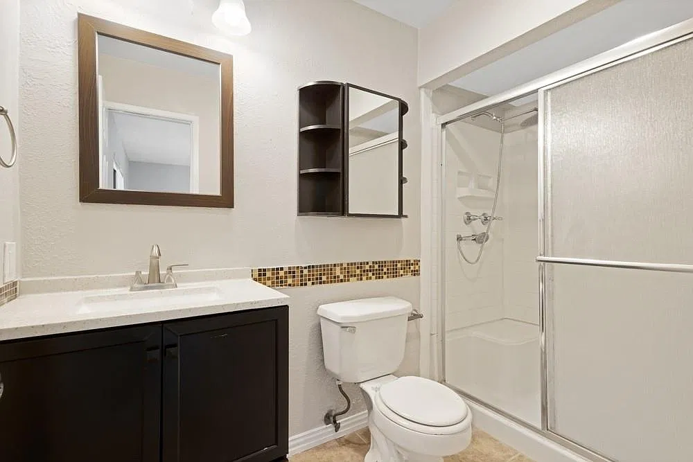 4 bed, 1777 sqft, $2,100 — Photo 3