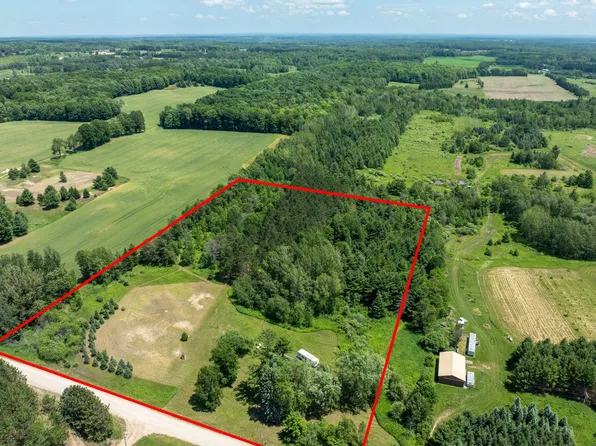 18426 130th Ave, Leroy, MI 49655