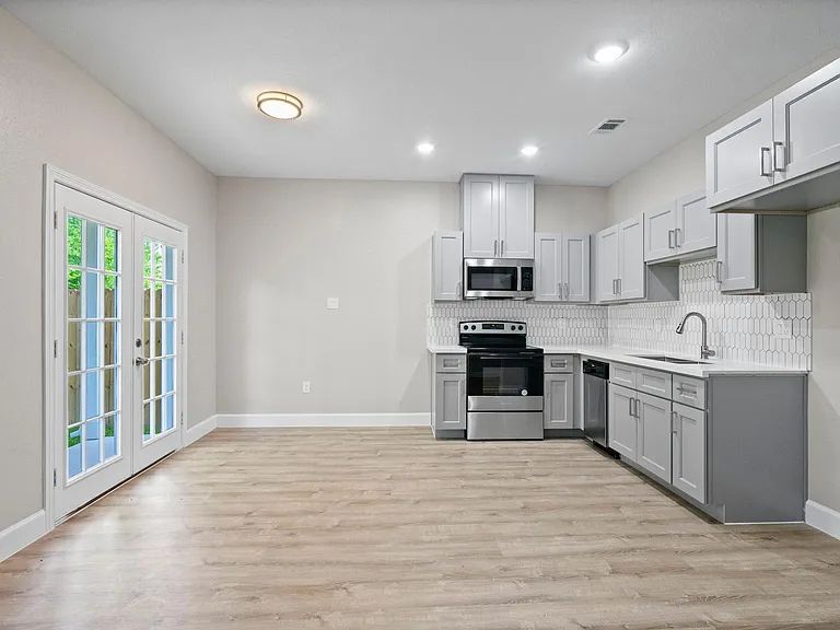 5423 Bacher St #B — Photo 11