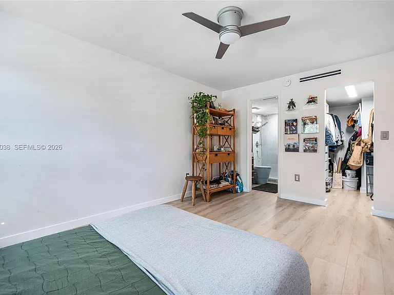 1900 Meridian Ave #204 — Photo 20