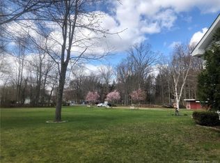 15 Cottontail Ln, North Haven, CT 06473