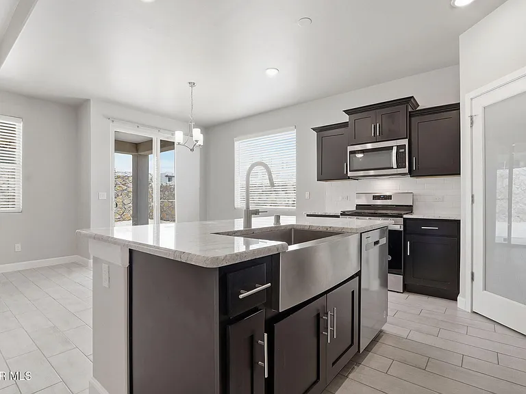 13131 Oakhampton Ave — Photo 10