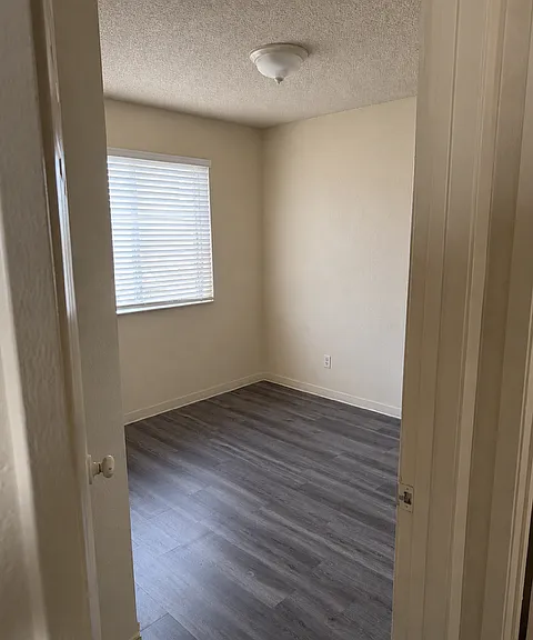 503 S Dearing Ave #202 — Photo 6