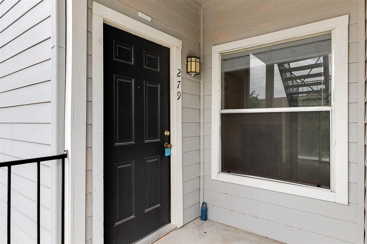 Building Photo - 12166 Metric Blvd #279