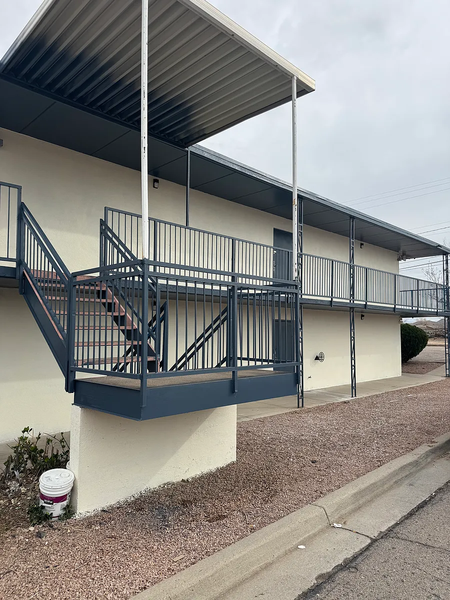 Building Photo - 3016 E Andy Devine Ave #STUDIO