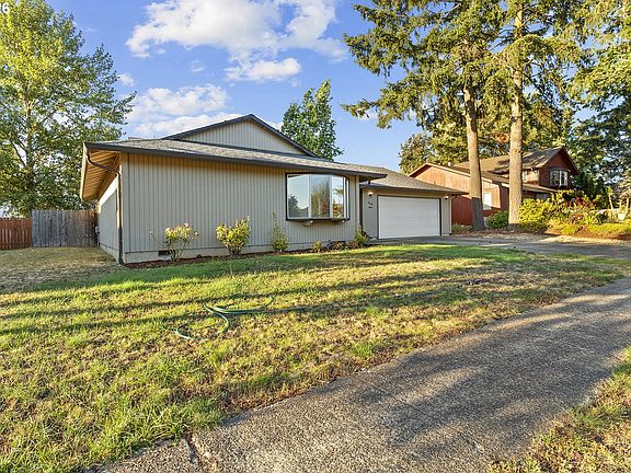 3rd image of 509 E Pinehurst Dr