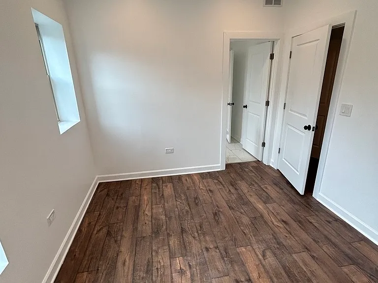 6016 S Saint Lawrence Ave #1 — Photo 11