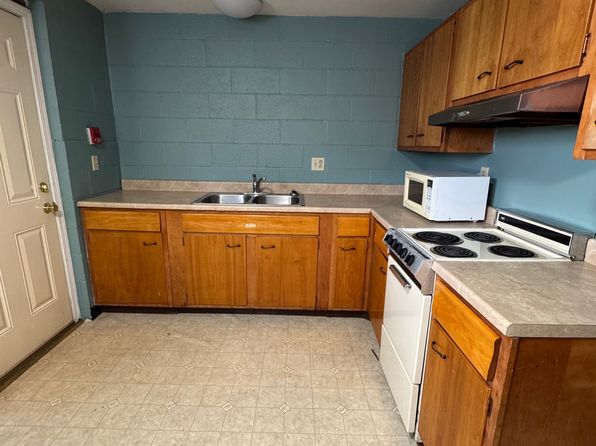 411 Hal Greer Blvd #12