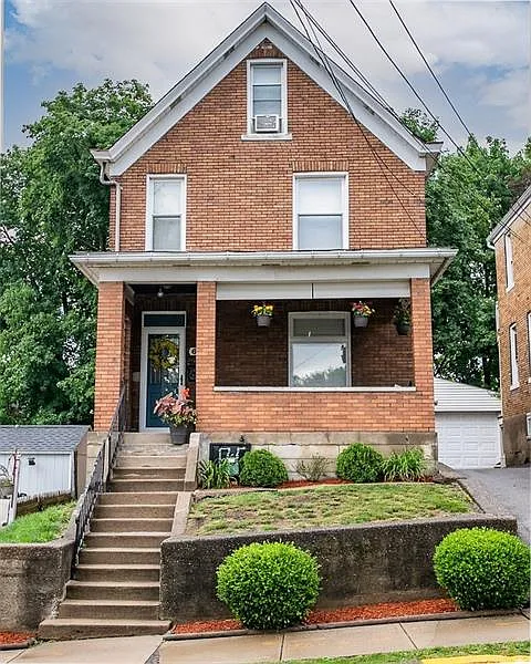 605 6th St photo 1