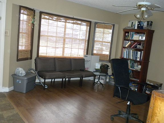 4th image of 206 Denning Dr