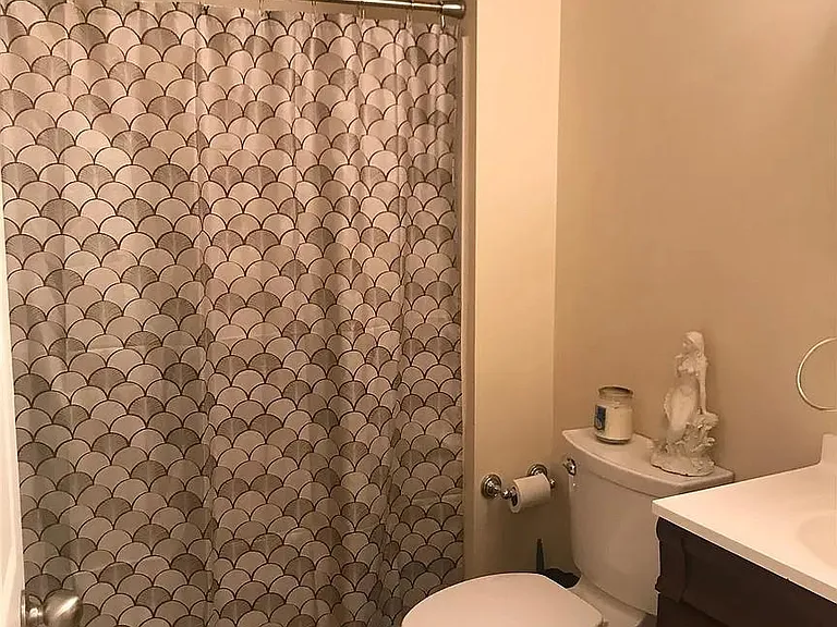 Unit bathroom interior finishes
