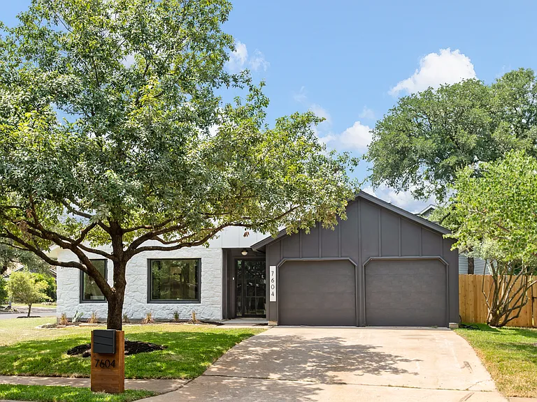 7604 Islander Dr — Photo 3