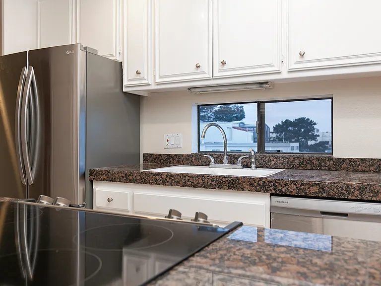 1225 Pacific Beach Dr — Photo 13