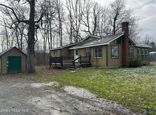 10 Breezy Haven Way, Crown Point, NY 12928