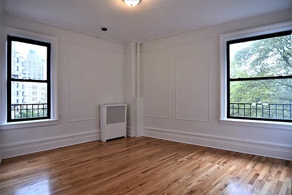 Rented by Buchbinder & Warren | media 25