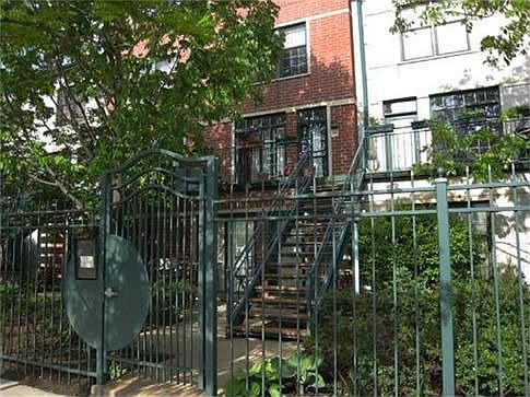 Welcome to 1813 Clark Street Unit 44!