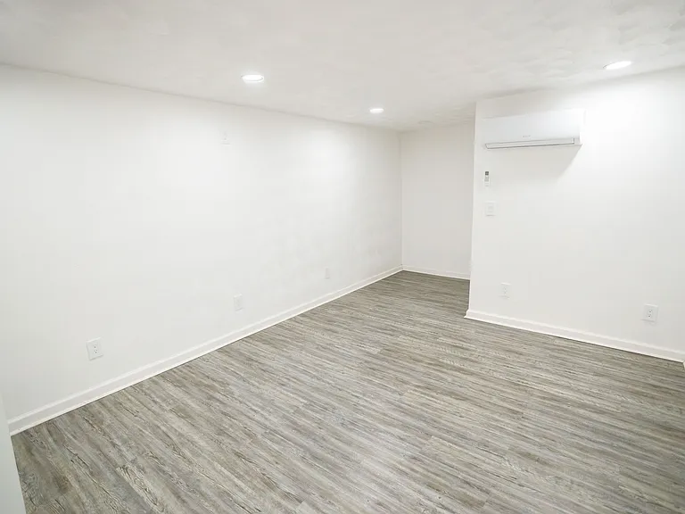 3228 Argonne Ave — Photo 9