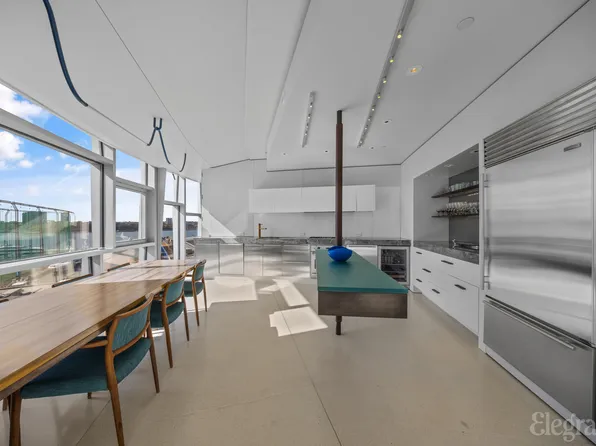 100 Eleventh Avenue image 2 of 18